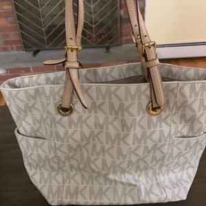 Michael Kors jet set tote